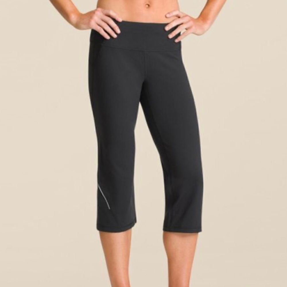 Athleta Black Power Kick Capri Leggings XXS